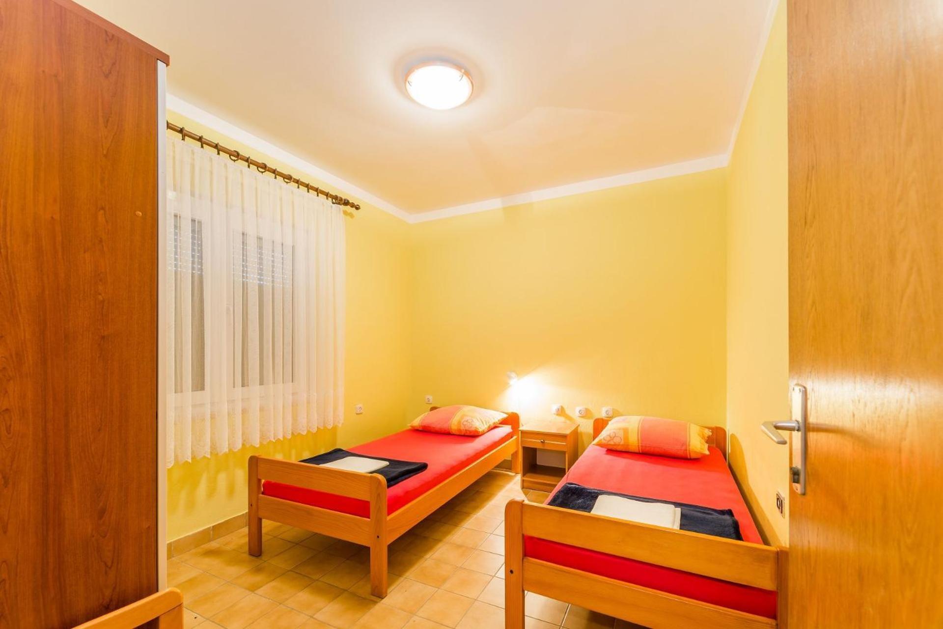 Apartments Ivica - With Parking Нин Экстерьер фото